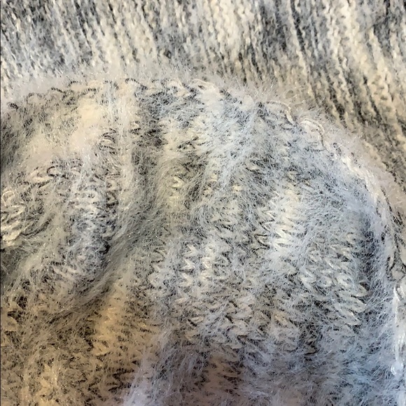 Mossimo Gray Soft Fuzzy Long Sleeve Sweater Top - Picture 6 of 8